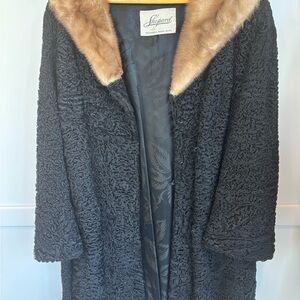 Vintage heavy winter coat with real fur collar